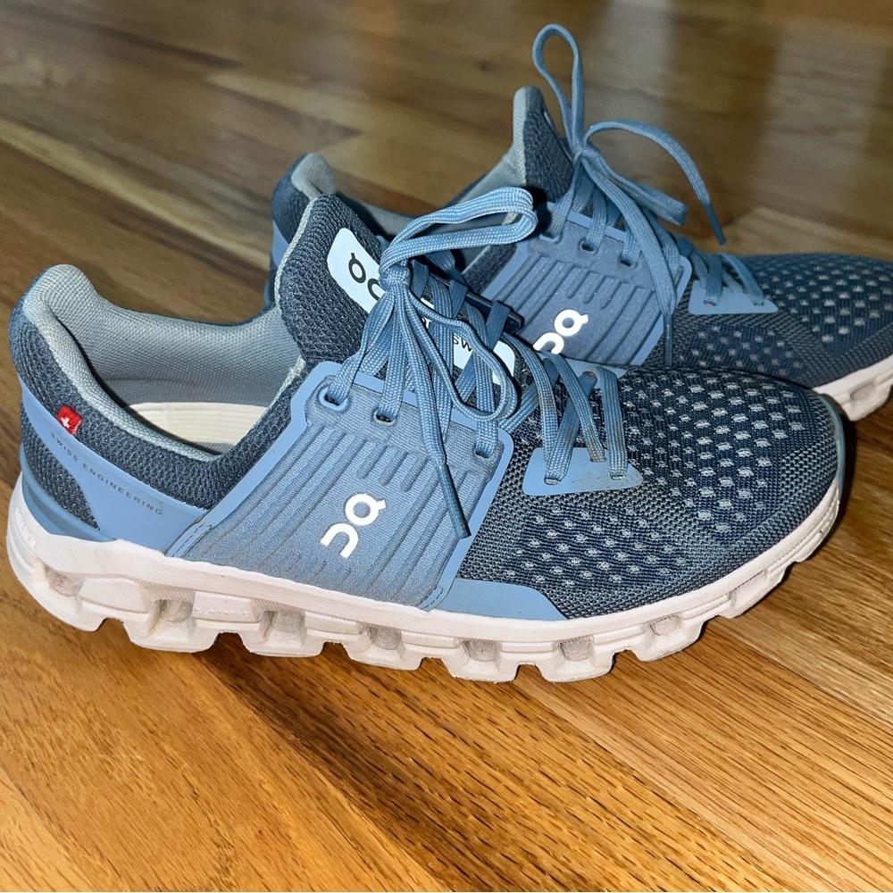 Womens On Cloudswift, lake sky blue, size 6